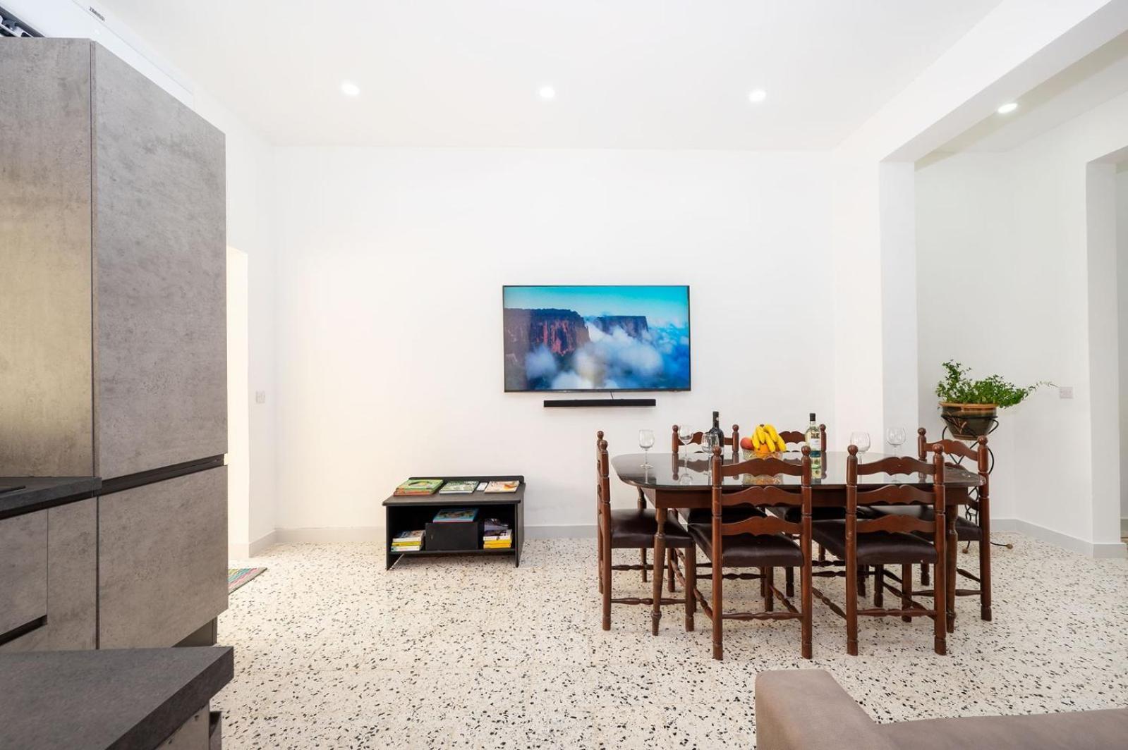 بيت للعطل 3 Bedroom House Of Character In *